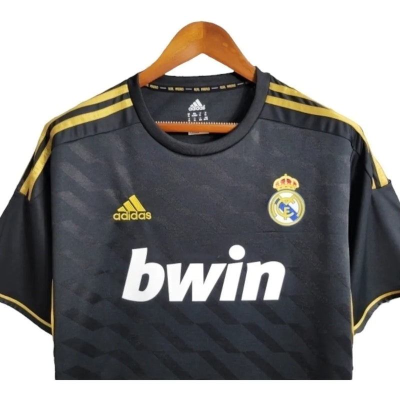 Camisa Retrô Real Madrid II 11/12 - Masculina Adidas - Preta com detalhes em dourado