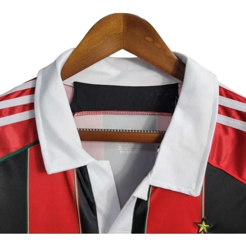 Camisa Retrô AC Milan I 2012/2013 - Masculina Adidas - Vermelha e preta com detalhes em branco e verde