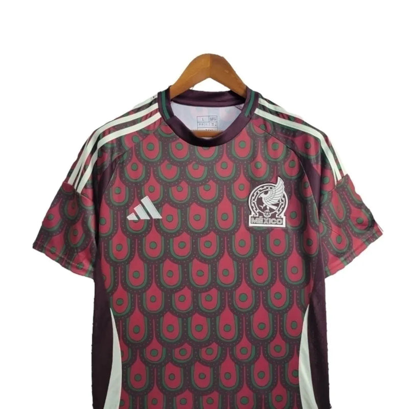 Camisa Seleção do México I 24/25 - Torcedor Adidas Masculina - Vinho com detalhes em vermelho e verde