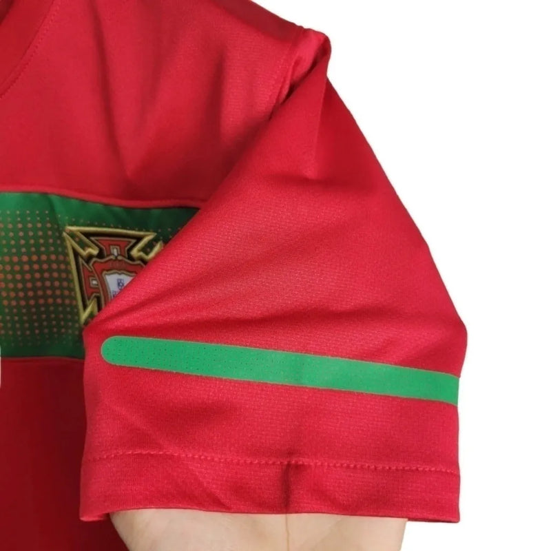 Camisa Retrô Seleção de Portugal I 2010 - Nike Masculina - Vermelha com detalhes em verde