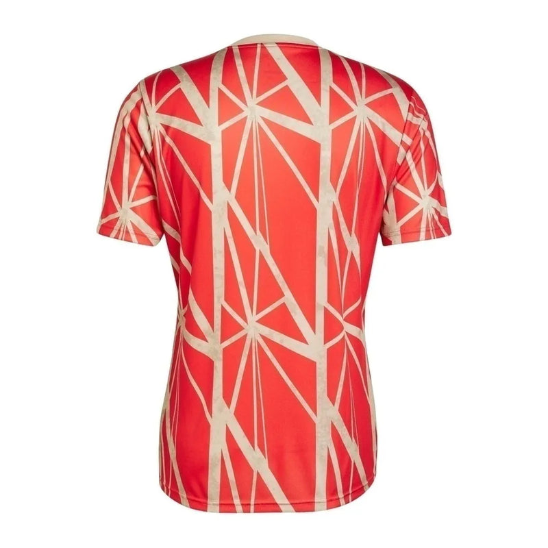 Camisa Bayern de Munique Pré-Jogo 24/25 - Torcedor Adidas Masculina - Vermelha com detalhes em bege