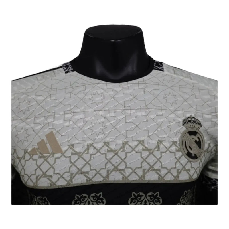 Camisa Real Madrid Edição especial 24/25 - Jogador Adidas Masculina - Bege com detalhes em preto