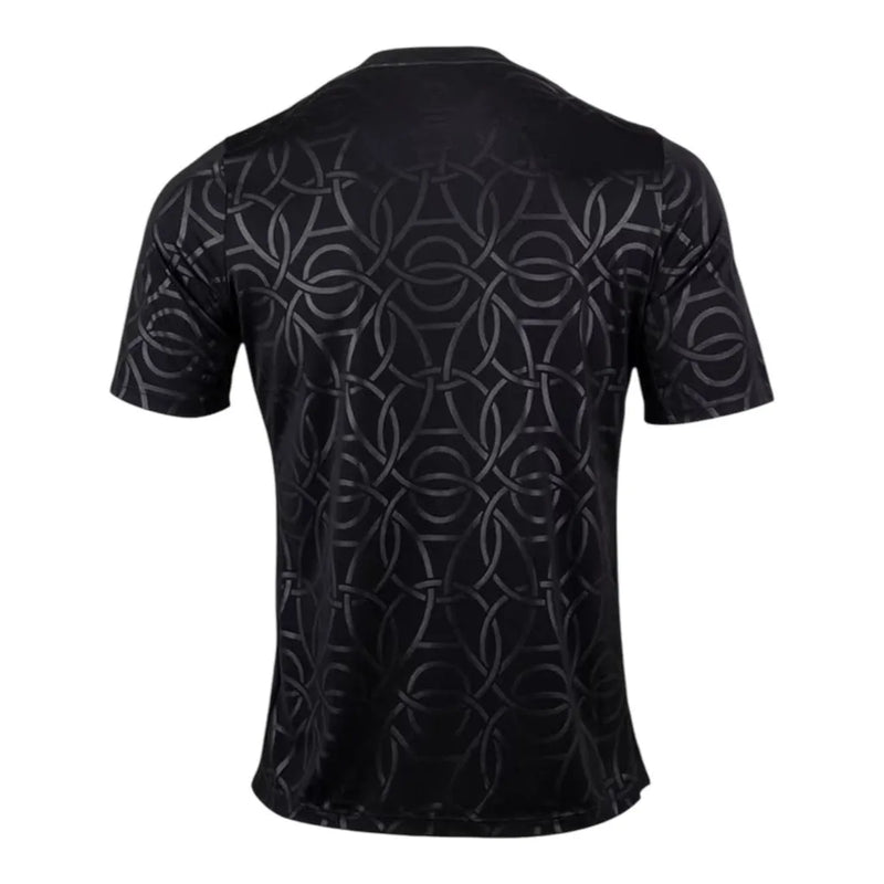 Camisa Paris Saint-Germain Pré-jogo 24/25 - Torcedor Jordan Masculina - Preta com detalhes em cinza e rosa