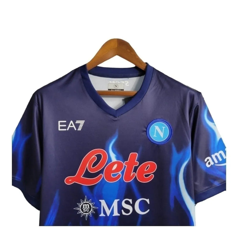 Camisa Napoli Edição especial 23/24 - Torcedor EA7 Masculina - Azul com detalhes em fogo