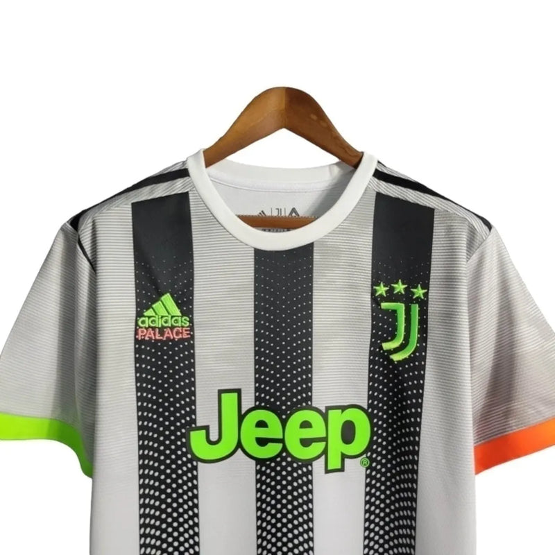 Camisa Retrô Juventus Edição especial 1919/1920 - Adidas Masculina - Branca com detalhes em preto e verde e laranja