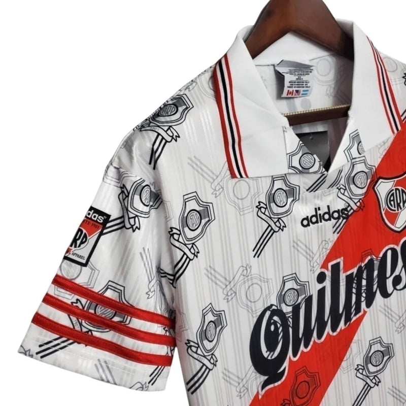 Camisa Retrô River Plate I 1995/1996 - Adidas Masculina - Branca com detalhes em vermelho e preto