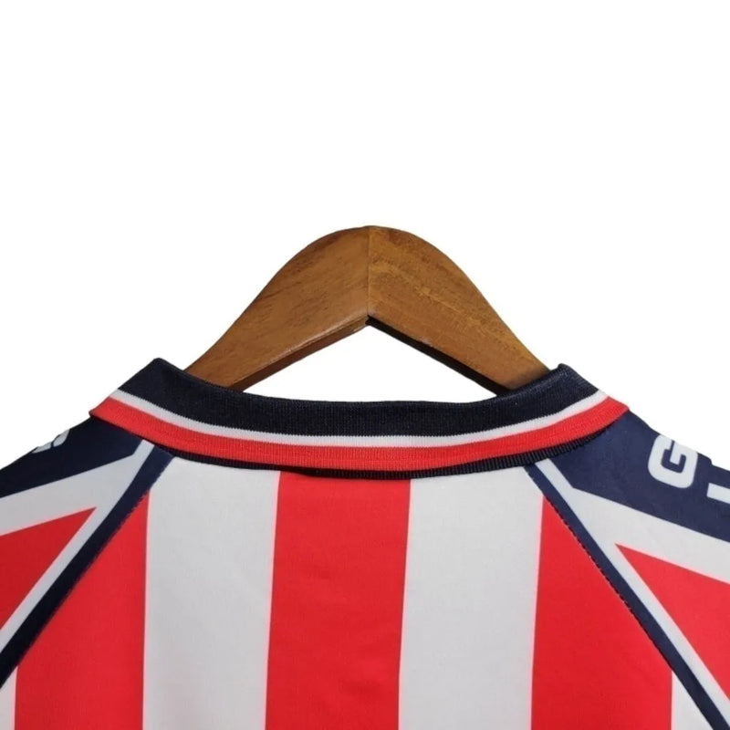 Camisa Retrô Chivas Guadalajara 2002/2003 - Masculina Atlética - Branca com detalhes em vermelho e azul