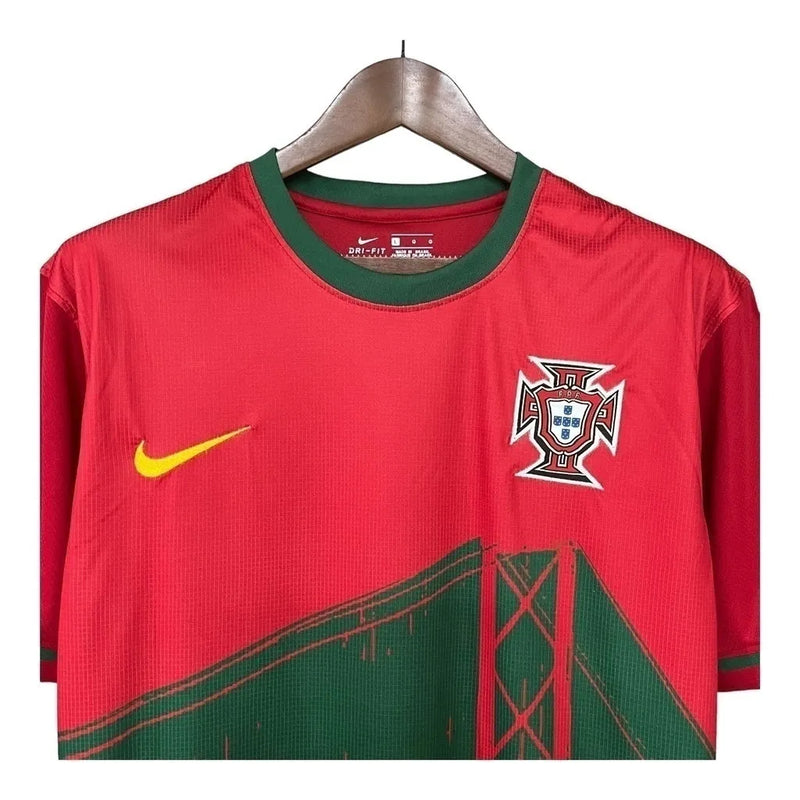 Camisa Seleção de Portugal I 23/24 - Torcedor Masculina - Vermelha com detalhes em verde