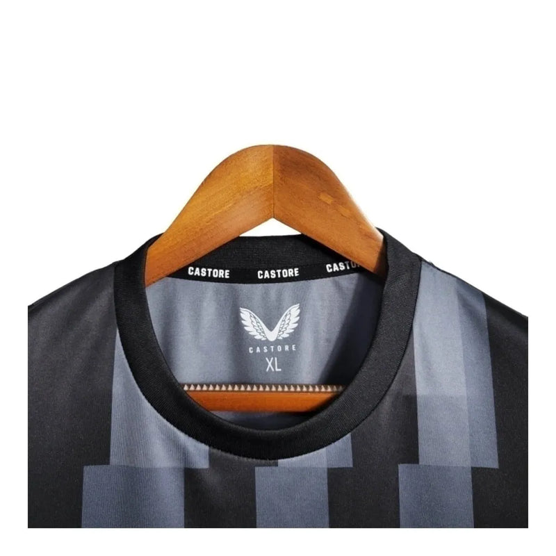 Camisa Newcastle Treino II 23/24 - Torcedor Castore Masculina - Preta com detalhes em cinza