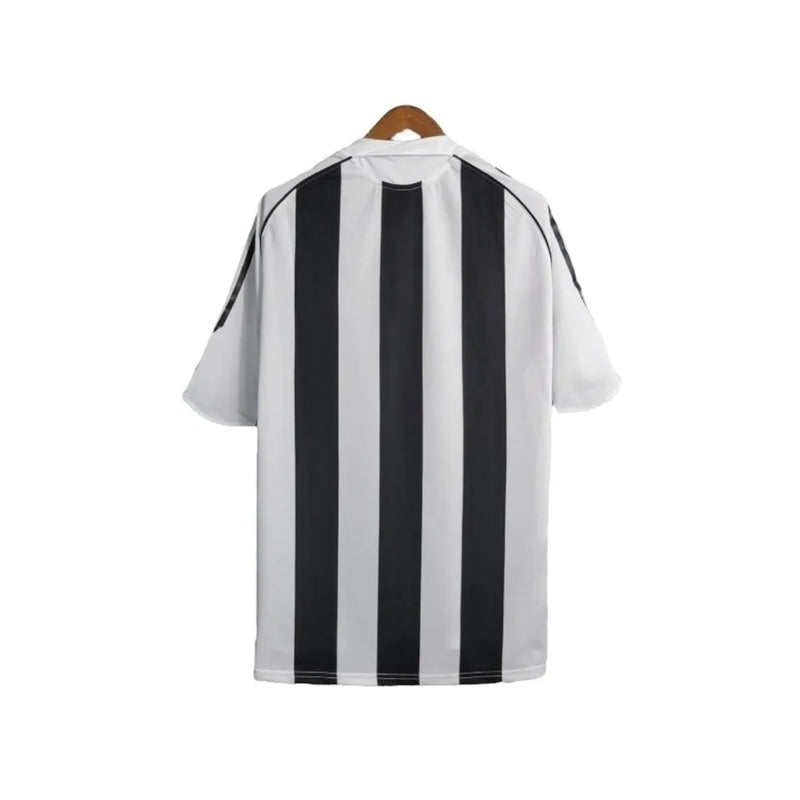 Camisa Newcastle Retrô 04/06 - Adidas Masculina - Branca com listras pretas