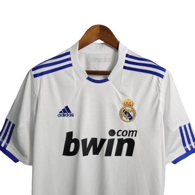 Camisa Retrô Real Madrid I 10/11 - Masculina Adidas - Branca com detalhes em azul