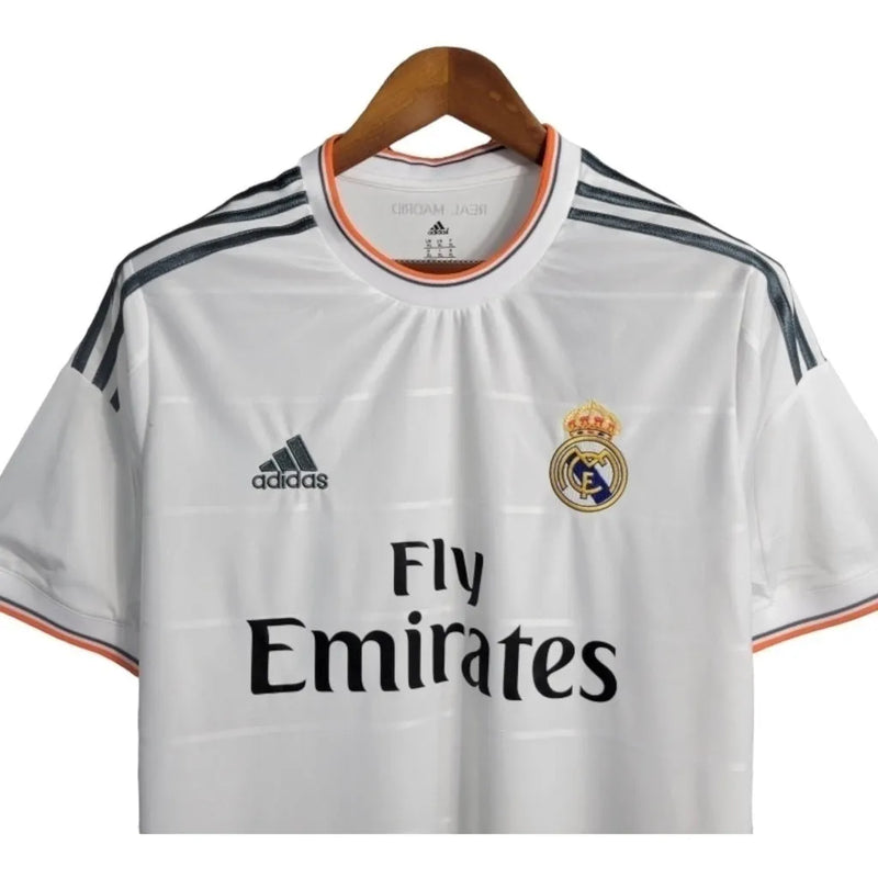 Camisa Retrô Real Madrid I 13/14 - Masculina Adidas - Branca com detalhes em laranja e cinza