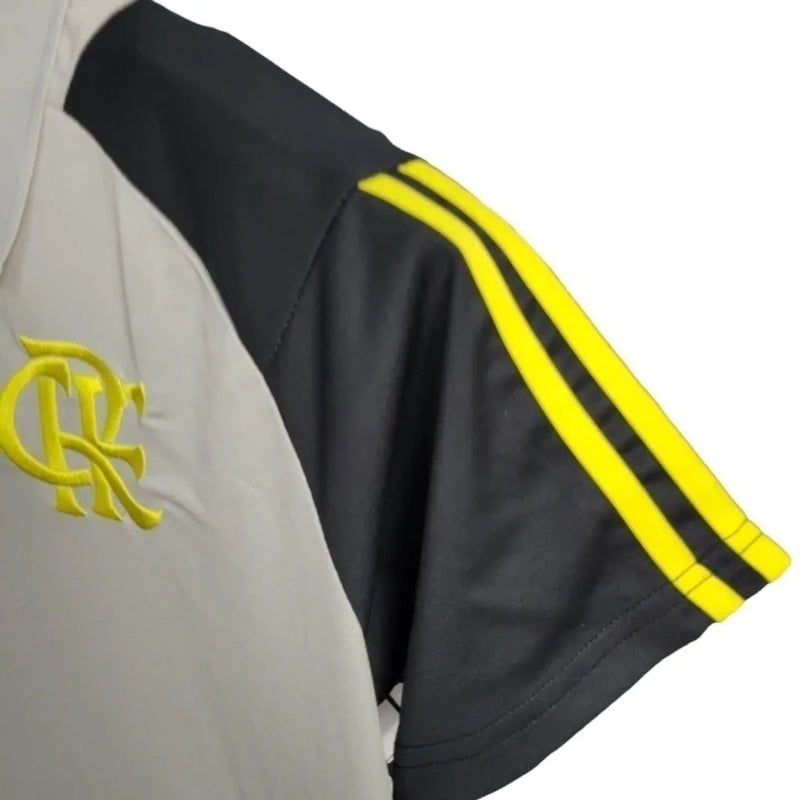 Camisa Flamengo Treino 24/25 - Torcedor Adidas Masculina - Cinza com detalhes em preto e amarelo