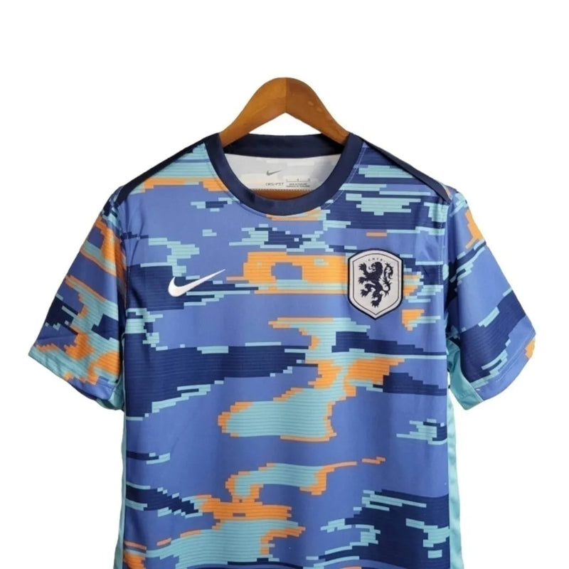 Camisa Seleção da Inglaterra Treino 24/25 - Torcedor Nike Masculina - Azul com detalhes em laranja