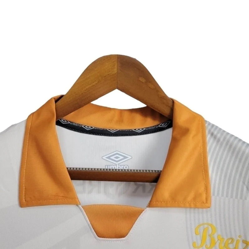 Camisa Lorient Edição especial Aniversário de 100 anos 24/25 - Torcedor Umbro Masculina - Branca com detalhes em amarelo