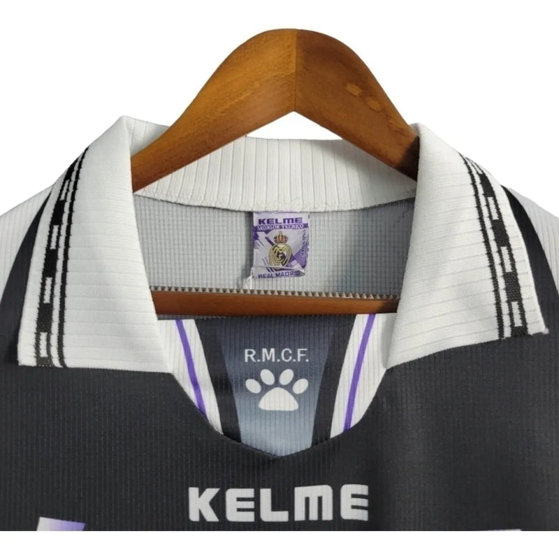 Camisa Retrô Real Madrid II 97/98 - Masculina Adidas - Branca com detalhes em preto e roxo