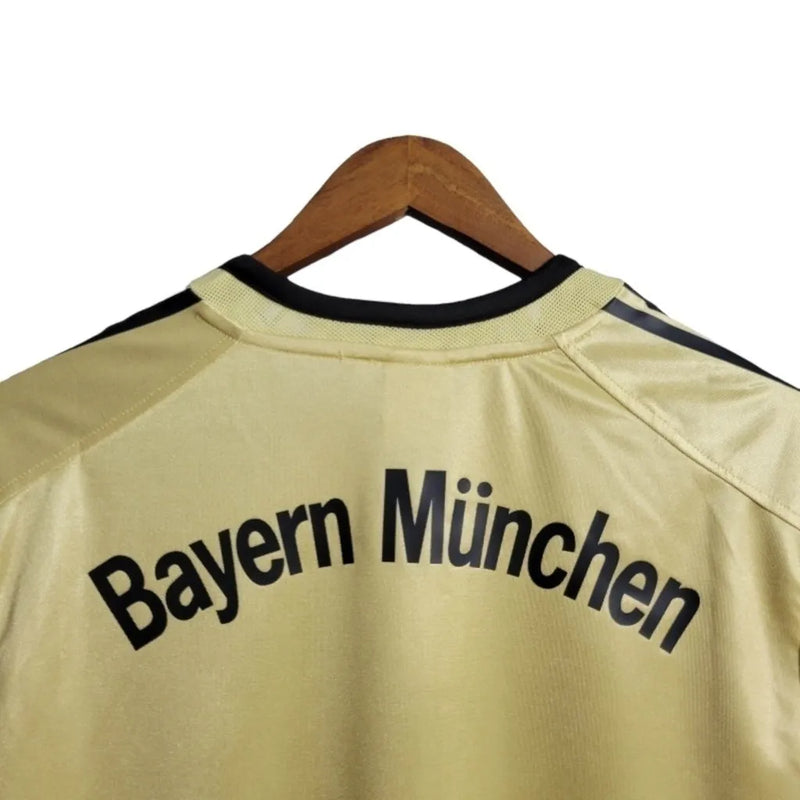 Camisa Retrô Bayern de Munique II 2004/2005 - Masculina Adidas - Dourada