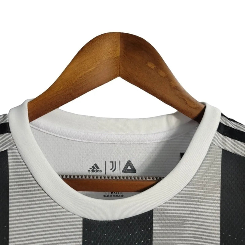 Camisa Retrô Juventus Edição especial 1919/1920 - Adidas Masculina - Branca com detalhes em preto e verde e laranja