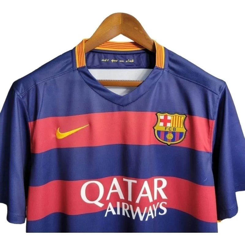 Camisa Retrô Barcelona I 15/16 - Masculina Nike - Azul com detalhes em vermelho e amarelo