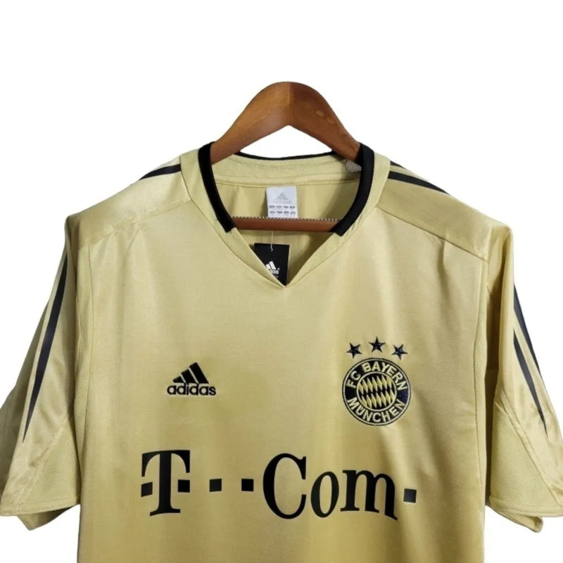 Camisa Retrô Bayern de Munique II 2004/2005 - Masculina Adidas - Dourada