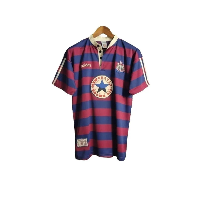 Camisa Newcastle United II Retrô 95/96 - Adidas Masculina - Azul com listras vinho e detalhes em bege