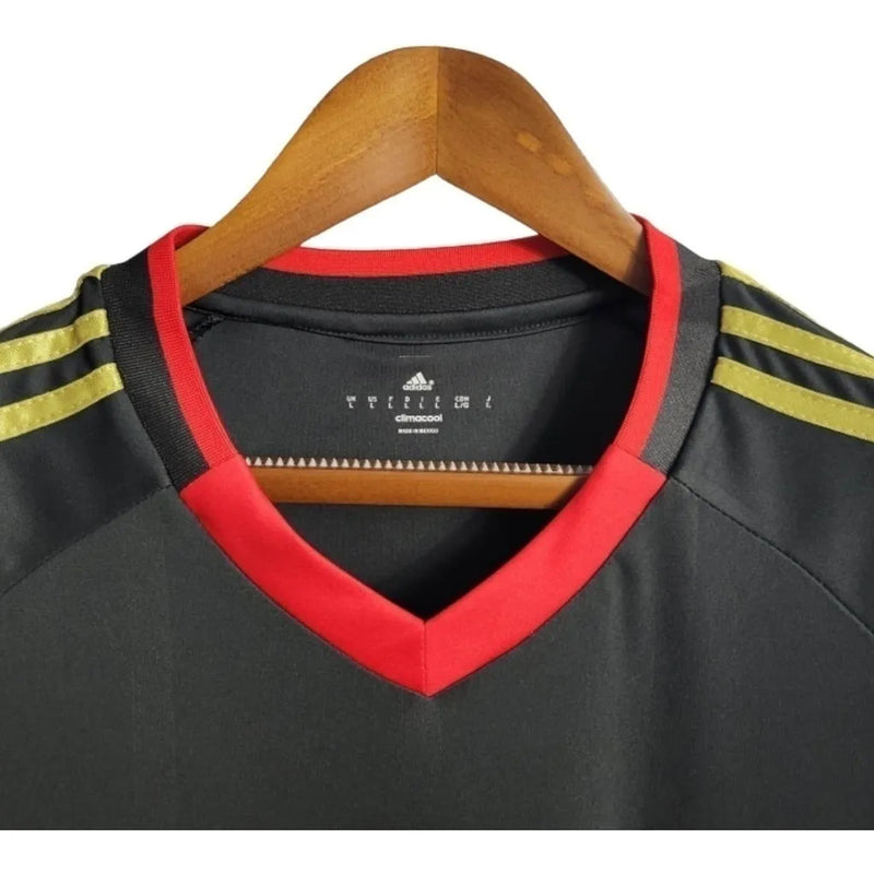 Camisa Retrô Seleção da Alemanha II 2010 - Masculina Adidas - Preta com detalhes em vermelho e dourado