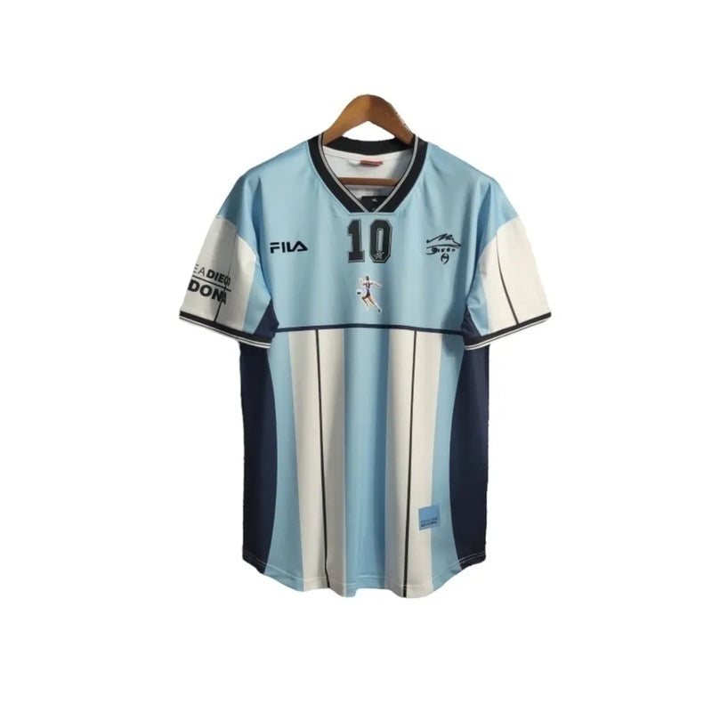 Camisa Retrô Seleção da Argentina 2010 Maradona - Fila Masculina - Azul com detalhes em branco e preto